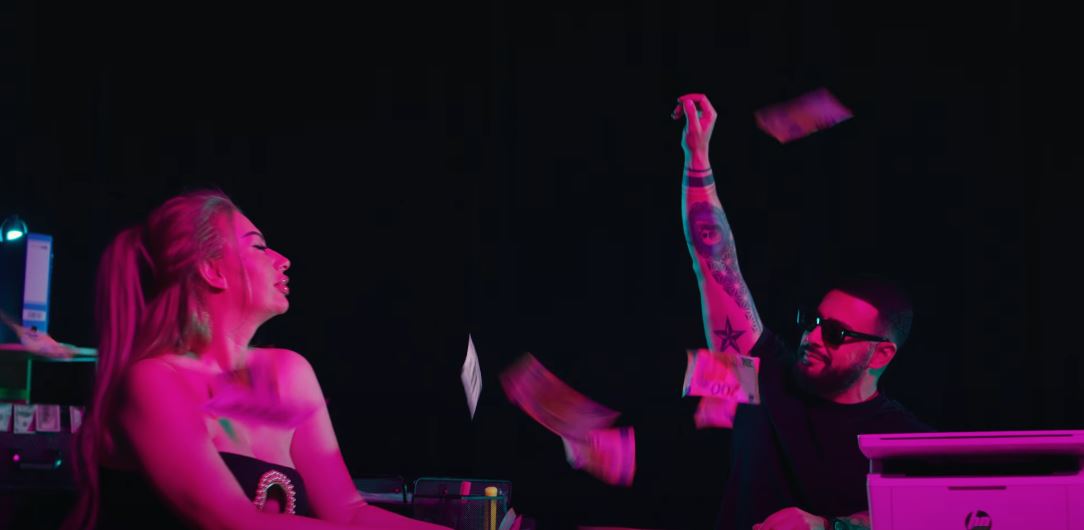 “U Sa t’madh e paske…”  – Xhemilja e Roberti publikojnë këngën e re (VIDEO)