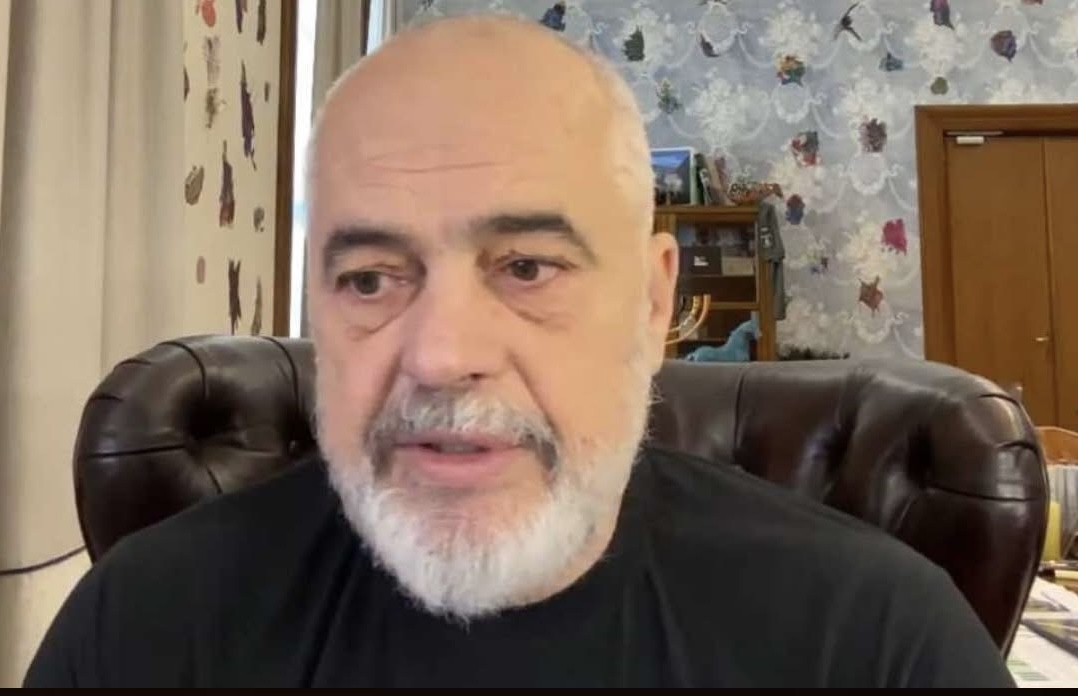 DORËHEQJA E DREJTORËVE NËPËR BASHKI: GAZETARI BËN DEKLARATËN E FORTË: JA ÇFARË PO PARALAJMERON RAMA…