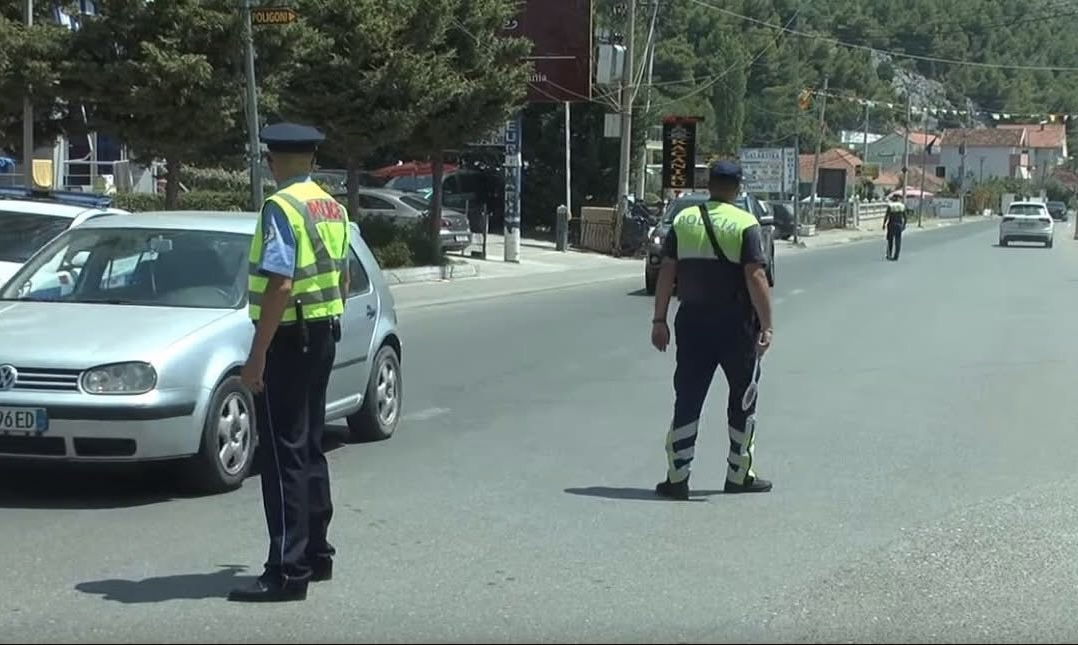 Ngjarje e rëndë në vend: Djali 14 vjeç humb jetën pasi u qëllua në lokal nga moshatari që mbeti i plagosur