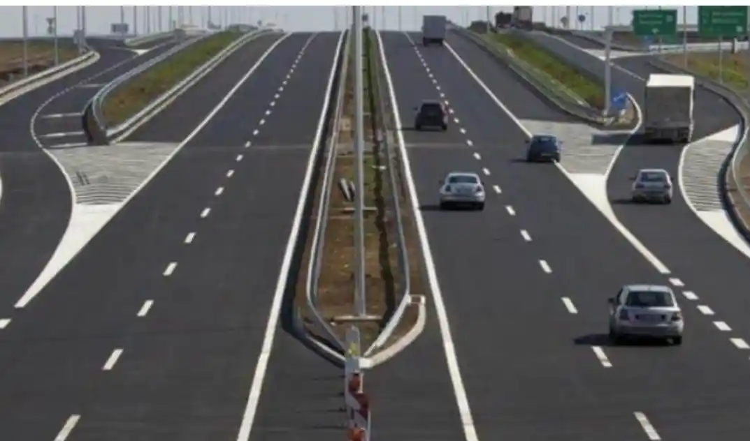 Autostrada në 150 km/orë/ Vendimi i ri rrit kufirin e shpejtësisë, ja vendi i parë që arrin këtë nivel