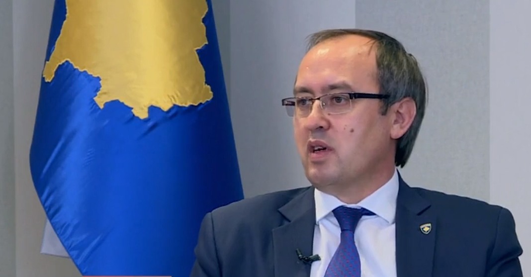 Hoti: Ua ndalën rrogat, tani edhe po i censurojnë gazetarët e RTK-së që kritikojnë pushtetin…