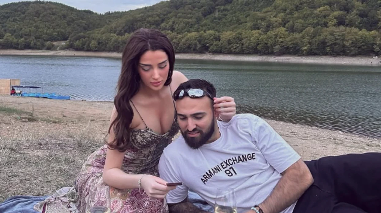 Ana e Kevini nuk i ndahen njëri-tjetrit, kapen duke u…