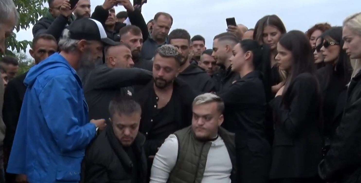 Ja kush nga figurat publike mori pjesë në ceremoninë e varrimit të vëllait të Gjestit!