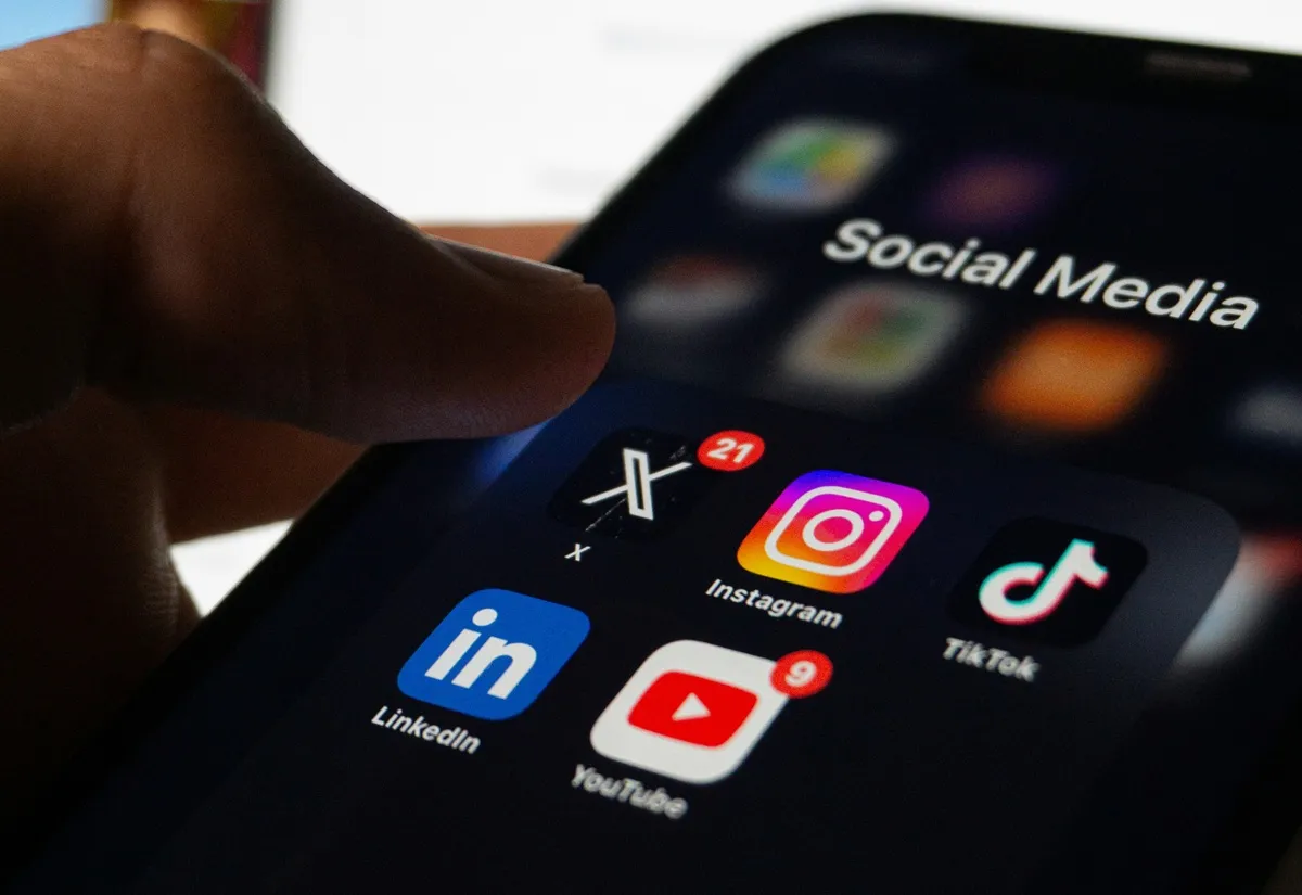 Propozohet ndalimi përdorimi i Rrjeteve Sociale në këtë vend…