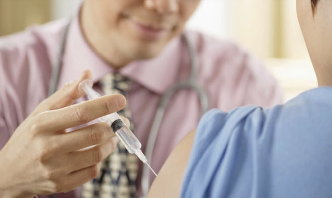 ‘Shpërthim gripi në tetor’, epidemiologia ngre alarmin: Ja cilat kategori janë prioritet për vaksinim