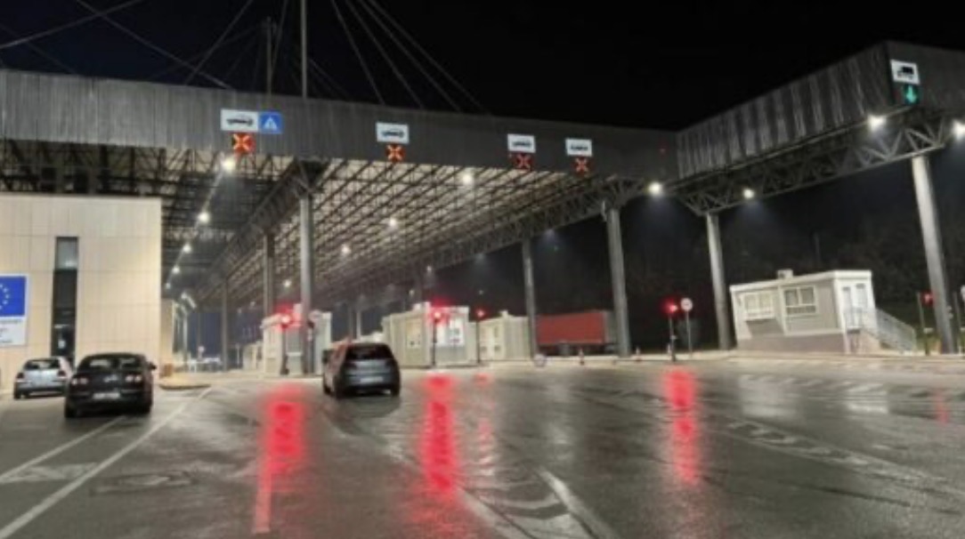 Alarm në Merdarë: Serbët ‘kapin’ shqiptarin me simbol të UÇK-së – arrestim që…