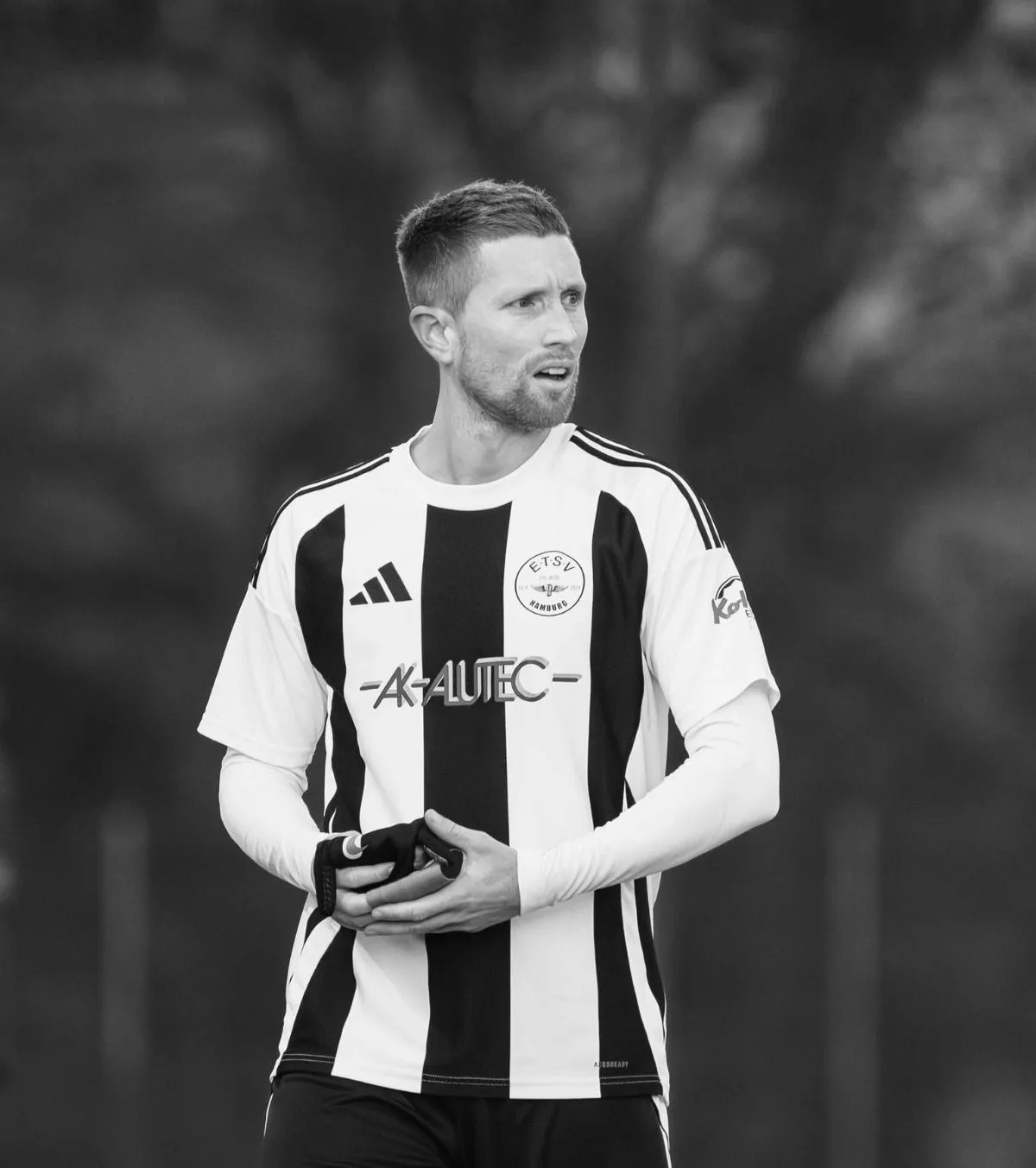 Vdes futbollisti i njohur / U rrëzua nga 70 metra lartësi… BOTA NË SHOK!