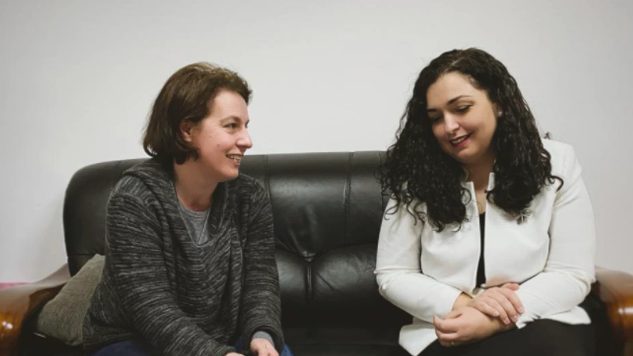 Donika Gërvalla kundër Vjosa Osmanit Presidente, Ja Pse