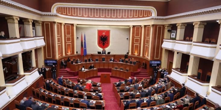 Kuvendi i Shqipërisë del me deklaratë për liderët e UÇK-së në Hagë…