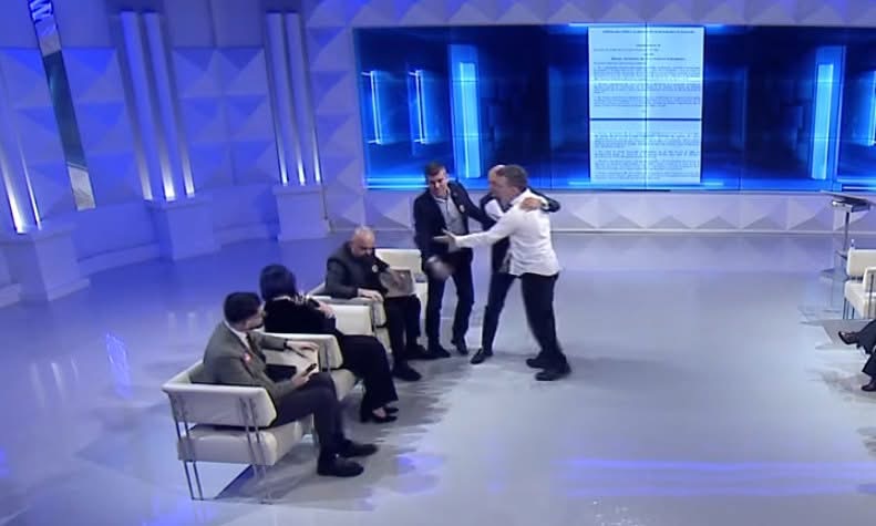 PAMJE TMERRUESE!!! Eskalon debati tek Blendi Feziu – Buzhala i sulet Albatros Rexhajt