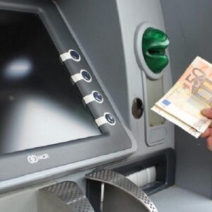 Kujdes shqiptarë! Po iu vjedhin paratë në banka?! Eksperti ngre alarmin