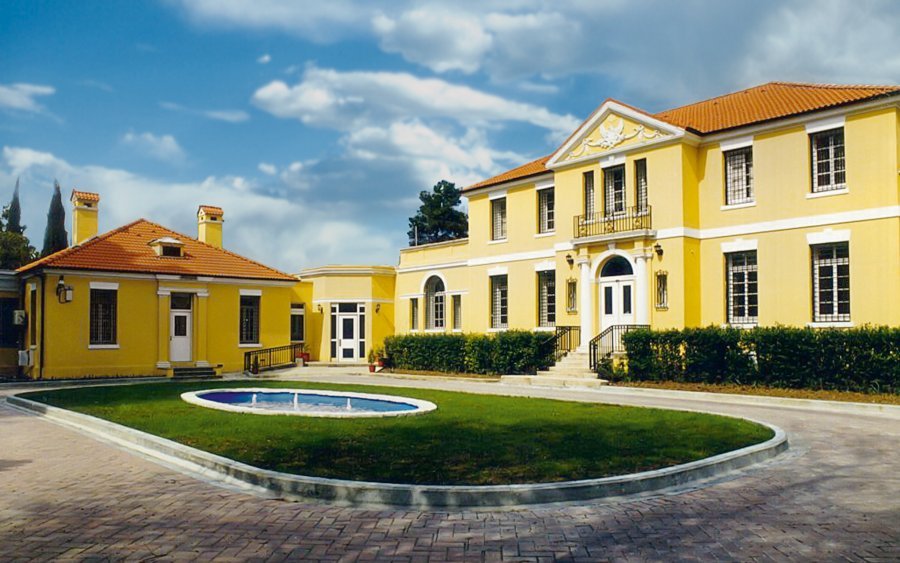 SHOKUESE! Ambasada e SHBA jep paralajmërim për shqiptarët – situata serioze