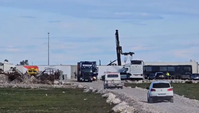 E FRIKSHME/ Alarm i Madh në Durrës, situata del jashtë kontrollit!