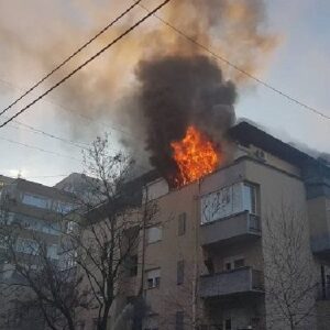 E FUNDIT!! Tirana mbulohet nga flakët! Tmerruese… (S)