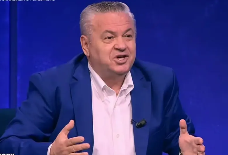 E RËNDË!!! Ish deputeti shqiptar fyen Kosovarët…