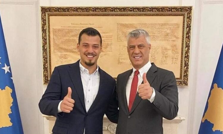 Pas përfundimit të “Marshit për Liri” reagon Endrit Thaçi, ka një mesazh për babain e tij