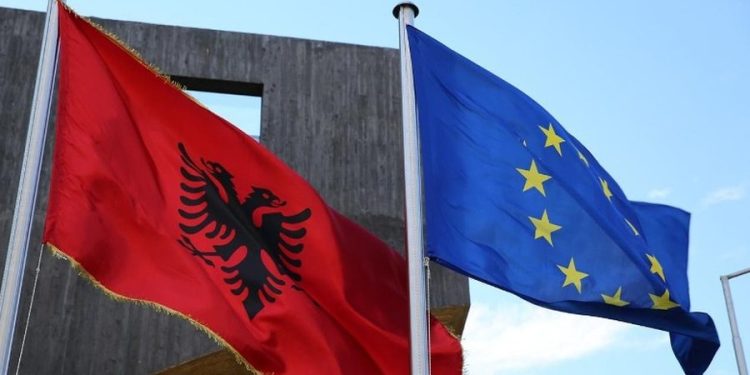 ‘Studentët’ “luftë”/ Pas 24 orësh, Bashkimi Europian NDRYSHON qëndrim, çfarë thotë …
